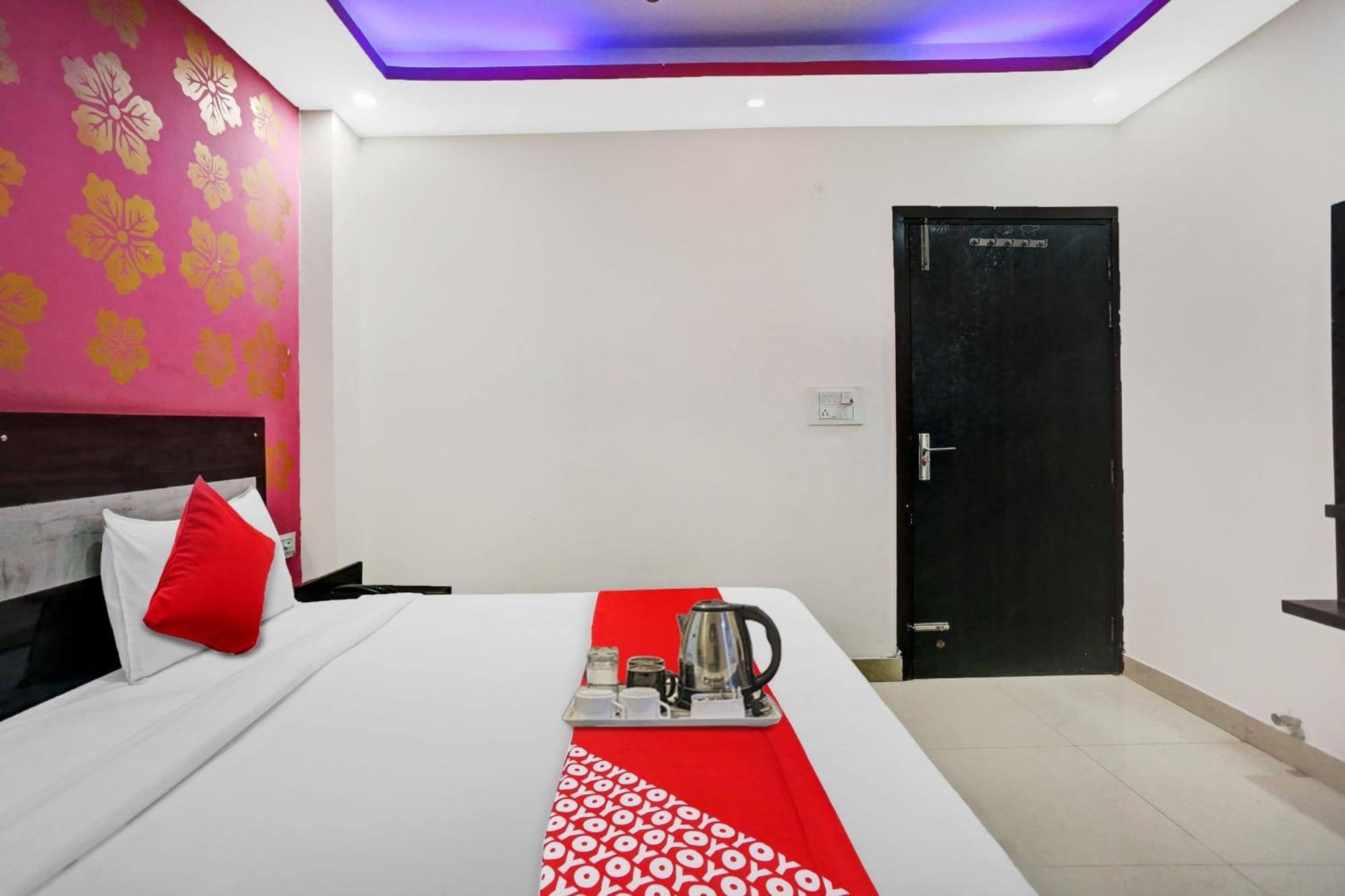 Hotel O Hotel Blue Orchid 뉴델리 외부 사진
