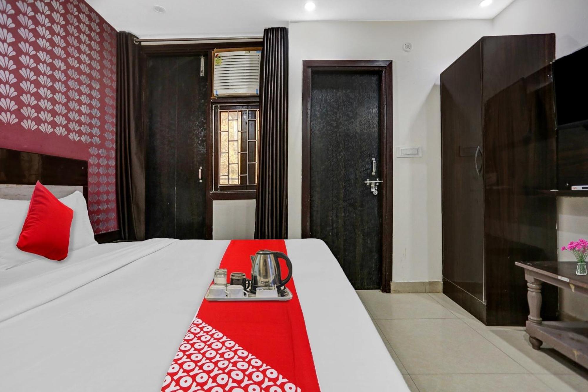 Hotel O Hotel Blue Orchid 뉴델리 외부 사진