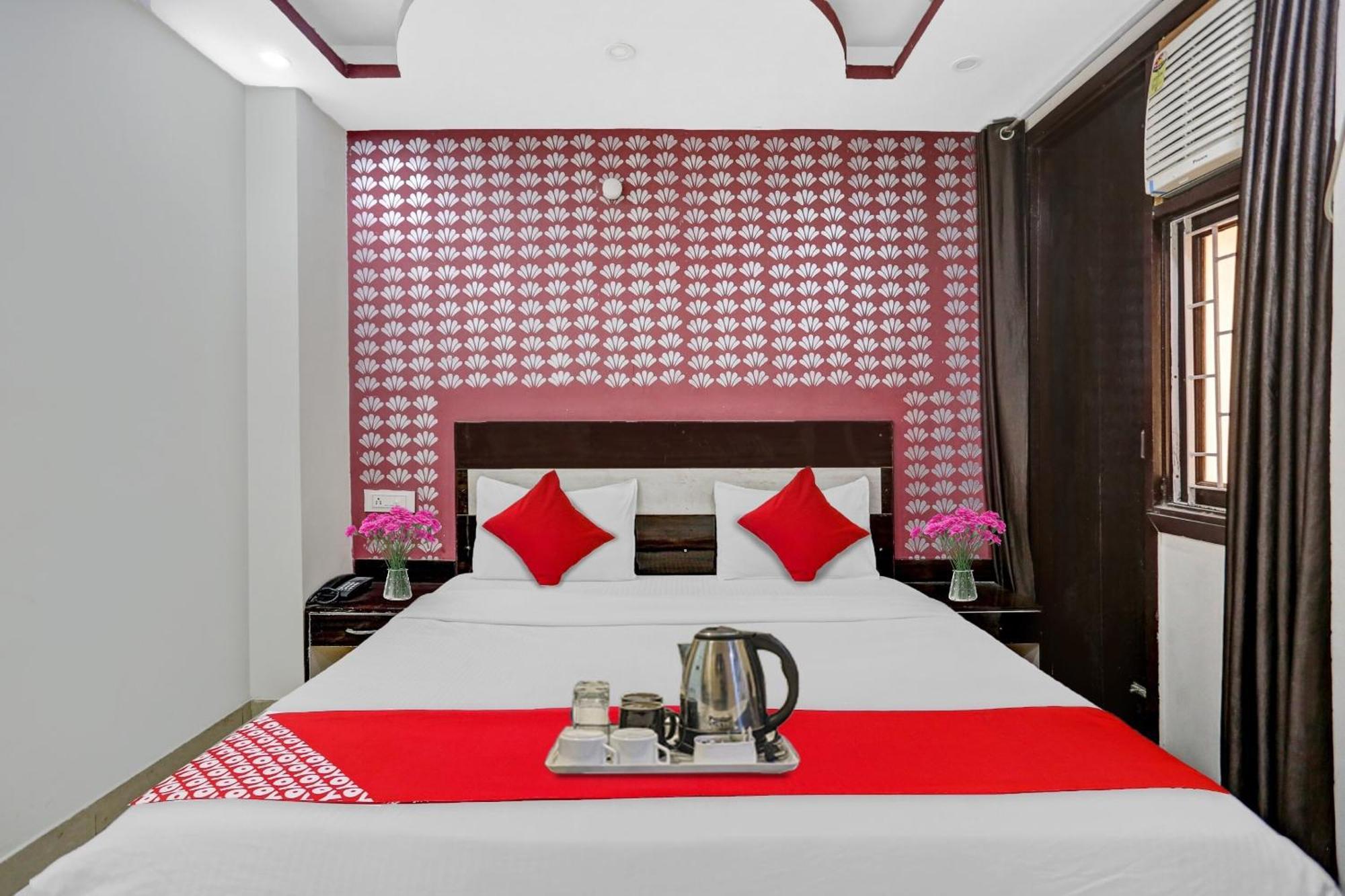 Hotel O Hotel Blue Orchid 뉴델리 외부 사진